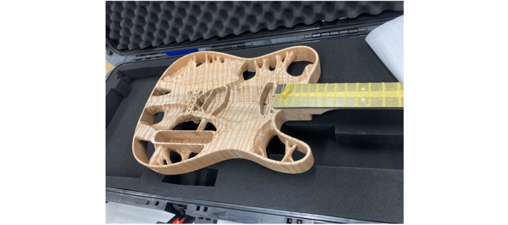 CAE最適化ギターを木材からNC加工したところ